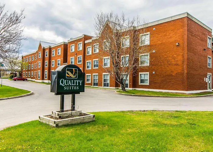 Airport Hotel: Quality Suites