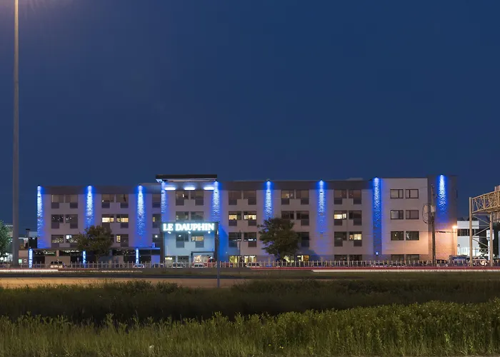& Suites Le Dauphin Quebec